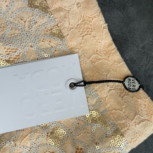 Vero Fashion Classic lace room with sequins size S - Picture 4 of 5